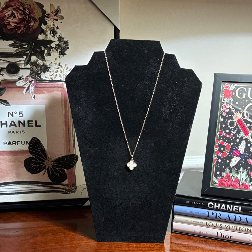 Elegant Gold Clover Necklace
